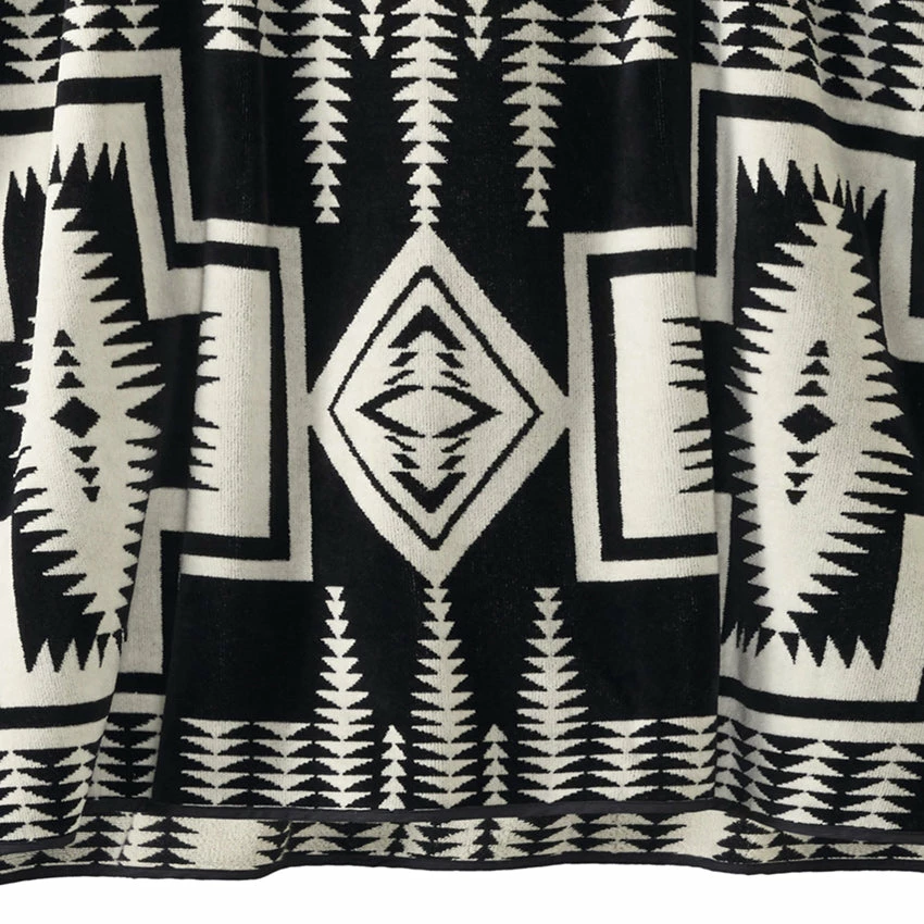 Pendleton Jacquard Hooded Towel Poncho - Harding Black - Image 3